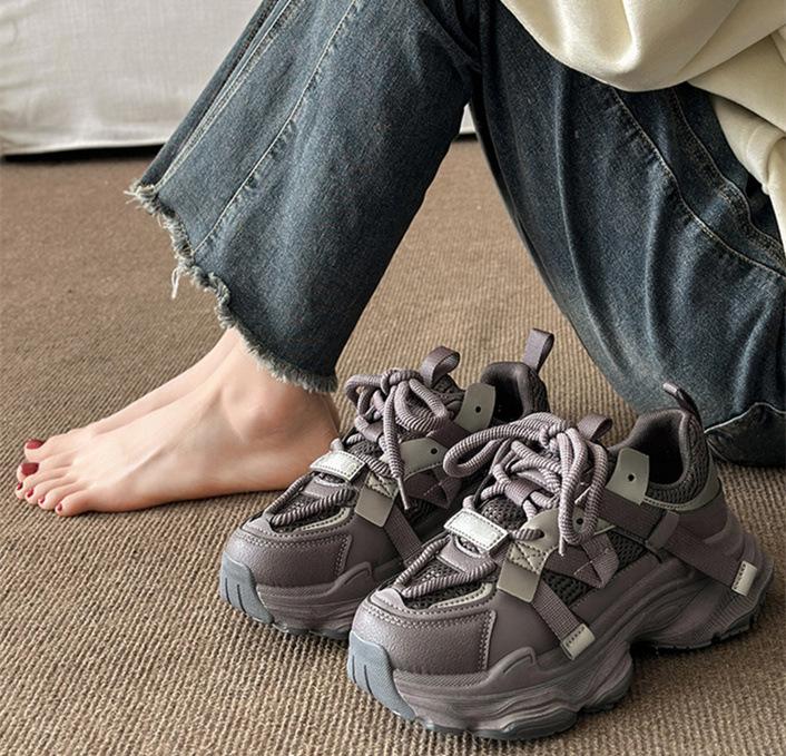 

Обувь женская 2025 новая весна супер огонь жареная улица папины кроссовки женская платформа универсальная спортивная обувь 40