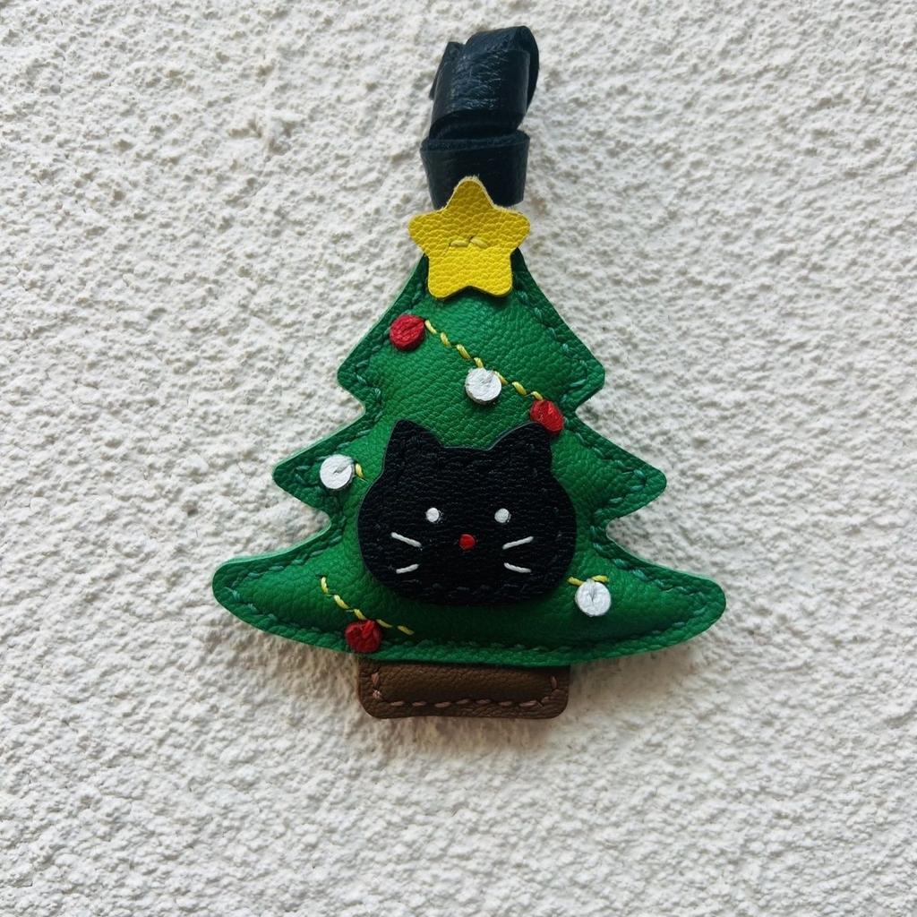 Handmade Leather Keychain from the Christmas Cat Series Pendant for Car Keys and Rearview Mirror Cute Gift