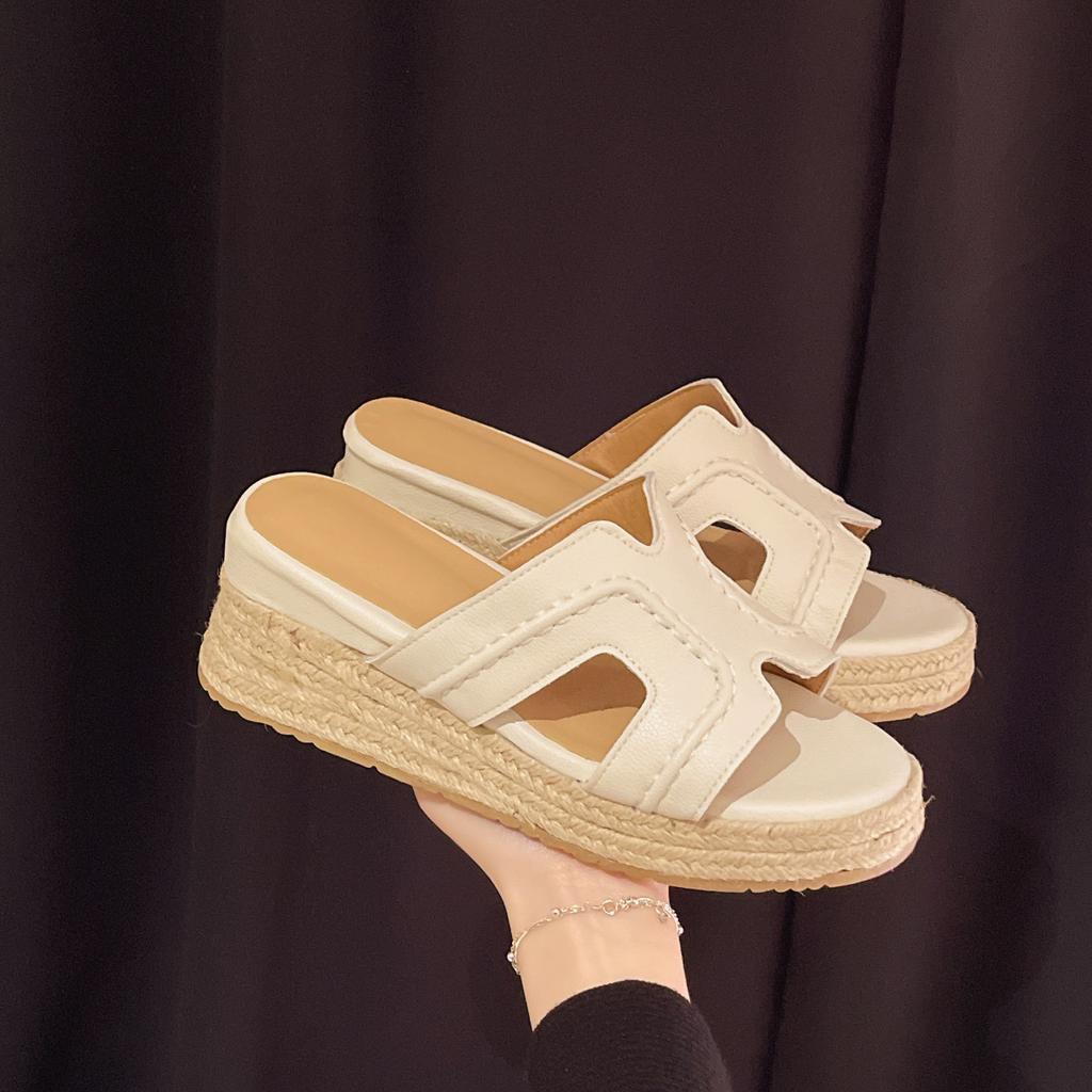 Thick-soled slope heel heightens and cools slippers for women's summer wear, new with skirt, high-heeled one-word beach sandals