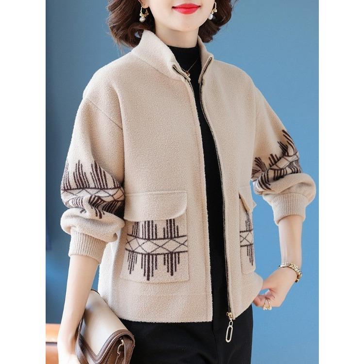 Stylish Knit Cardigan for Fashionable Middle-aged Women In Spring and Autumn