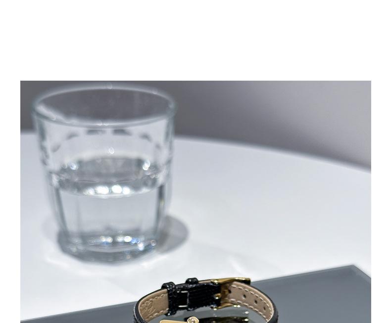 2025 Women's Retro Luxury Square Quartz Watch