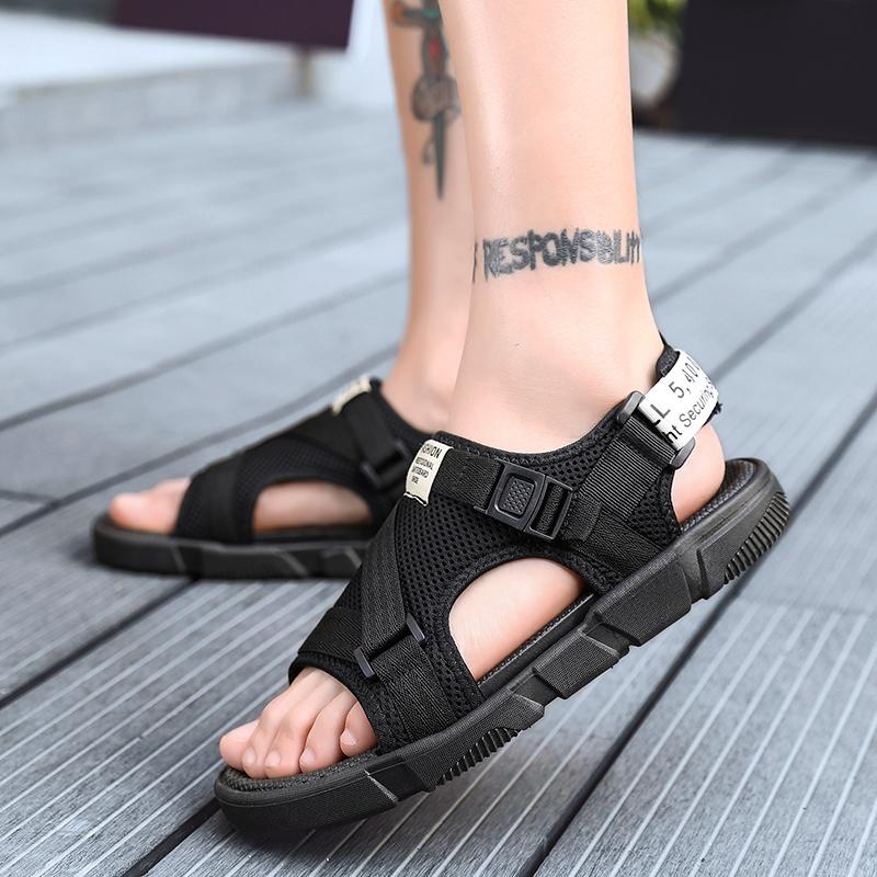 2024 Men Sandals Summer Leisure Beach Holiday Sandals Men Shoes New Outdoor Male Retro Comfortable Casual Sandals Men Sneakers