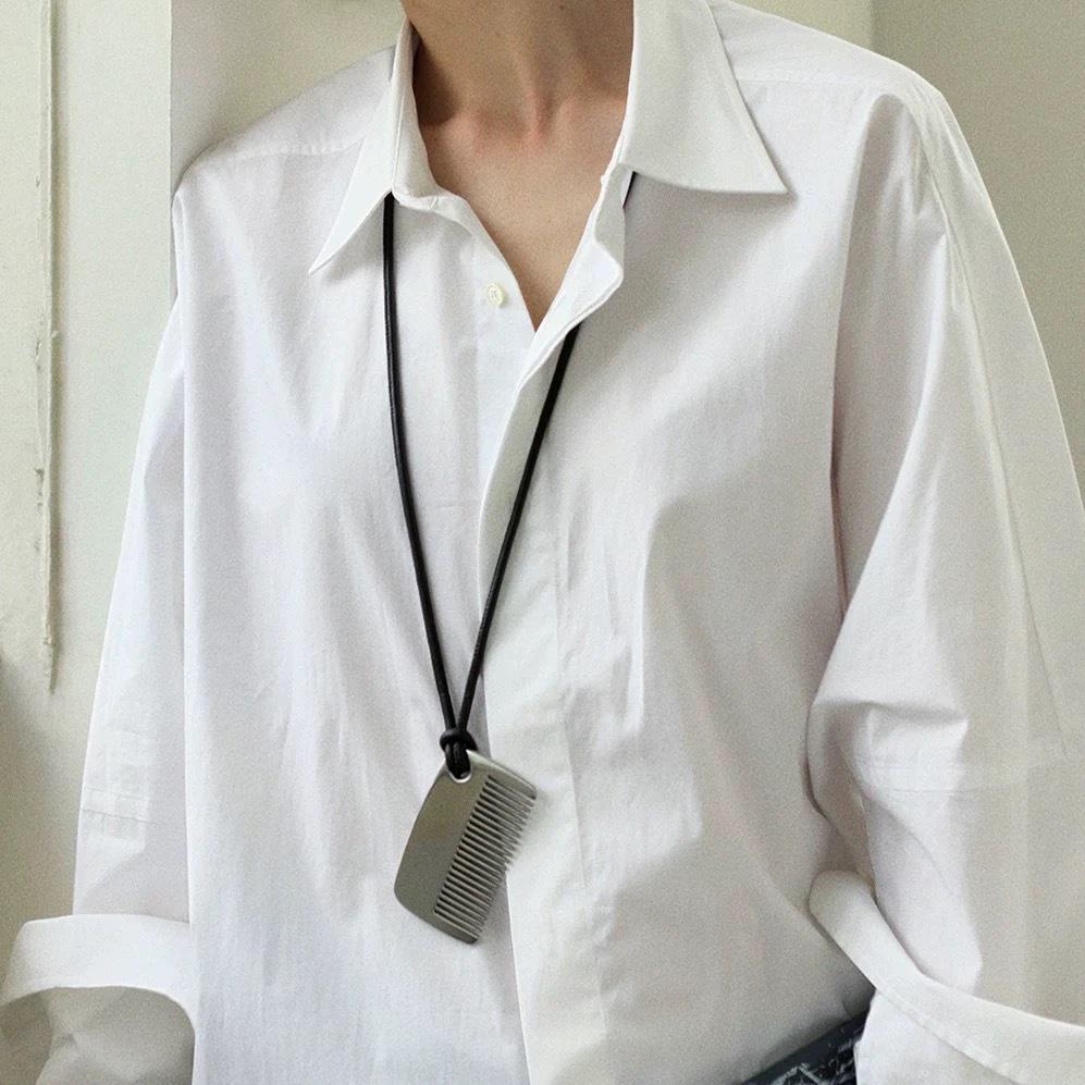 Habl Retro High-End Black Rope Necklace with Comb Pendant - Luxury Sweater Chain