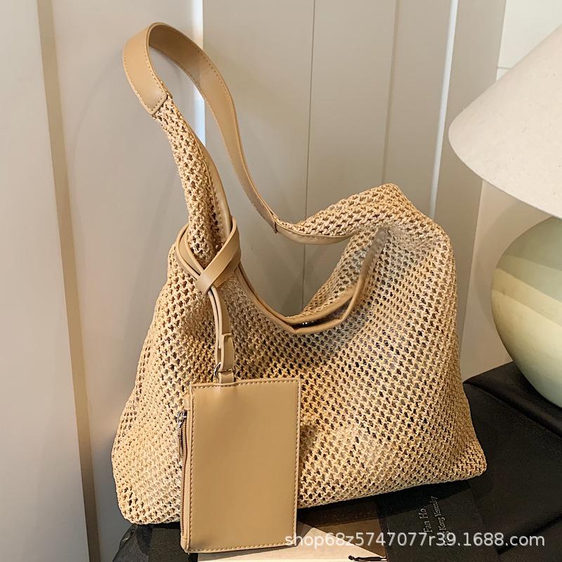 Summer large-capacity woven underarm bag women's 2025 new casual fashion straw bag seaside vacation shoulder bag