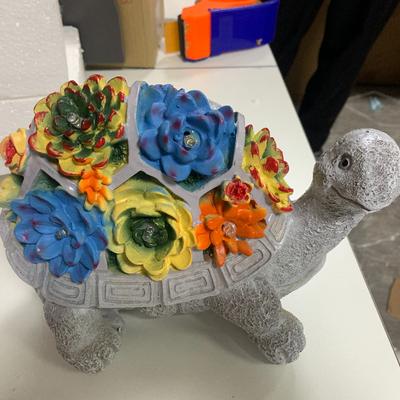 1pc Outdoor Solar Powered Succulent Turtle Statue Animal Gardens Garden Lights Ornaments Resin Crafts