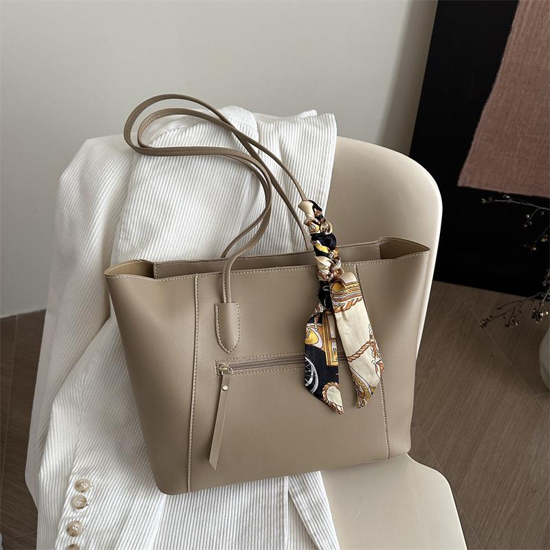 High Sense Retro 2025 New Popular Fashion Trend Fashion Large Capacity Tote Bag Women Shoulder Handbag