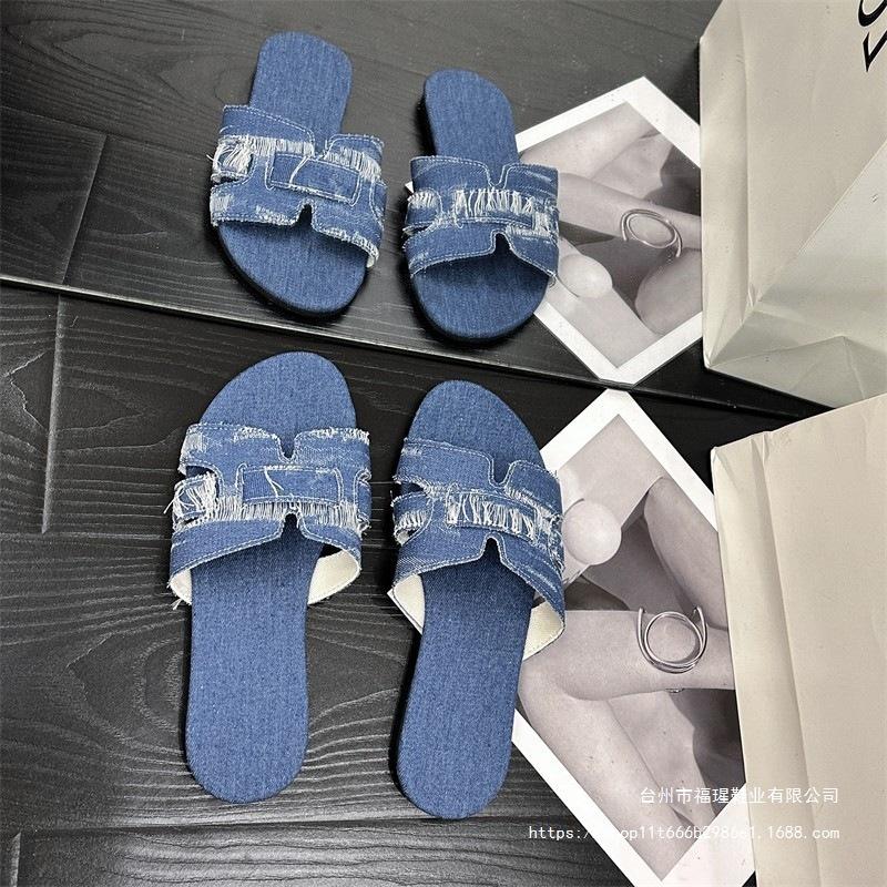 European and American Large-size Slippers Women's Cool Slippers Summer Flat Bottom Non-slip Beach One-word Street Stall Shoes Sandals Independ