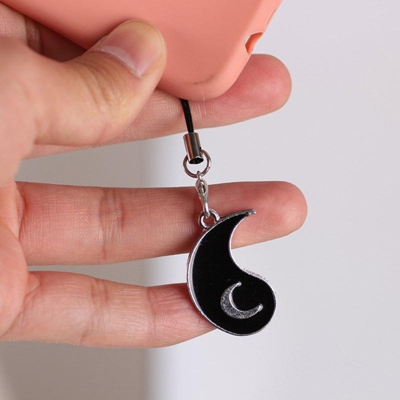 Black White Star Moon Keychain Pair Friendship Key Chain Pendant Couple Phone Charm Decoration for Key Bag Backpack