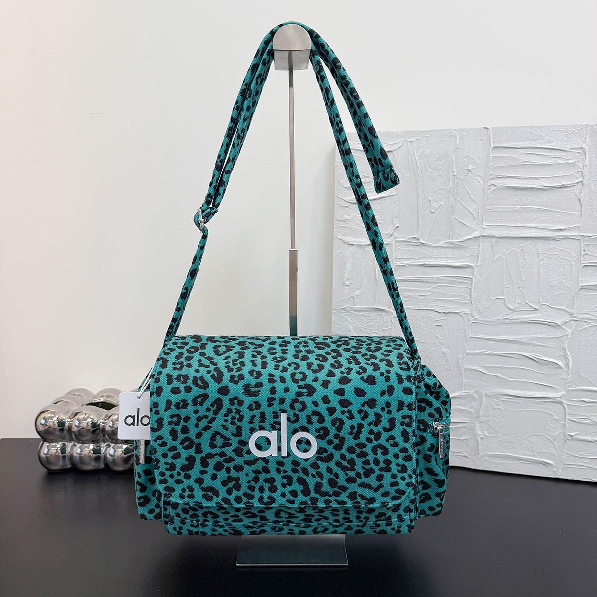 

Autumn New Niche Design Single Shoulder Underarm Bag Trendy Leopard Print Personalized Simple Mother and Child Bag зелений