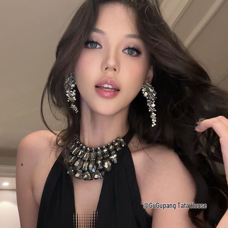 Minimalist Diamond-Encrusted Wheat Ear Tassel Earrings - Light Luxury, High-End Studs for a Fashionable, Elegant Look