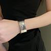 Trendiger grenzüberschreitender europäisch-amerikanischer offener Armreif: Nischen-Design-Armband mit Persönlichkeit und Stil