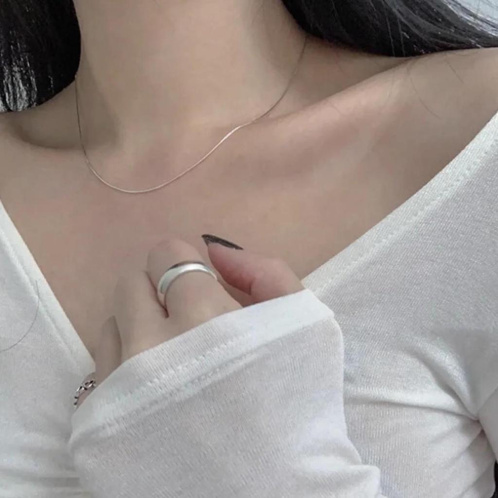 Rose Gold Plated Minimalist Korean-Style Snake Bone Necklace for Women – High-End Niche Design