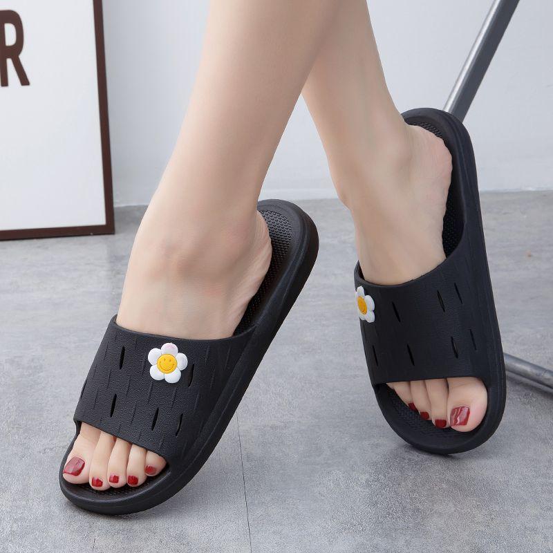 Halkfria Röda PVC-sandaler för Kvinnor: Bekväma Fritidssandaler för Daglig Utomhusbruk