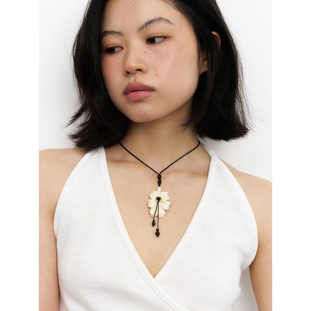 Flower Gemstone String Necklace - Ivory
