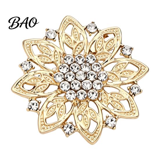 Elegant Alloy Lapel Pins Hollow Rhinestone Flower Brooch, Floral Decorative Pin, Clothing Embellishment Pin Vintage Jewelry for Wedding Party