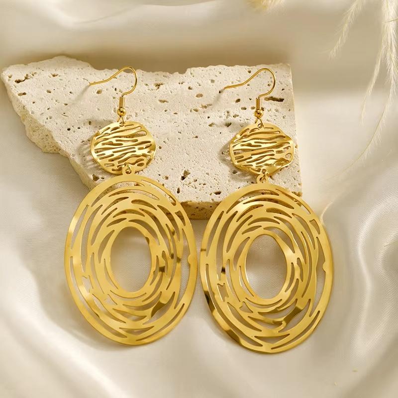 Creative Geometric Exquisite Design Hollow Out Heart Pendant Earrings Fashion Personality Stainless Steel Earrings Daily Wear