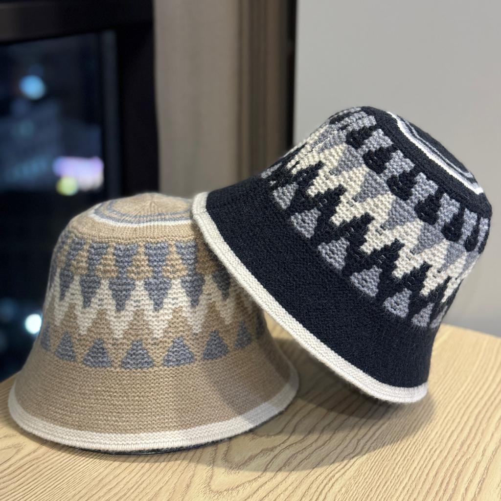 New Autumn and Winter Rhombus Knitted Fisherman Hat for Women Korean Style Warm Ear Basin Hat Fashionable and Versatile Face Showing Small Hat Trendy