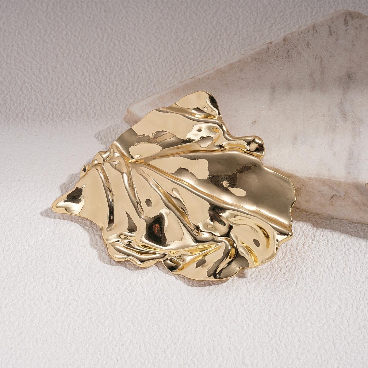 Металлическая неровная геометрическая складчатая полосатая брошь-лист Персонализированные аксессуары для костюма