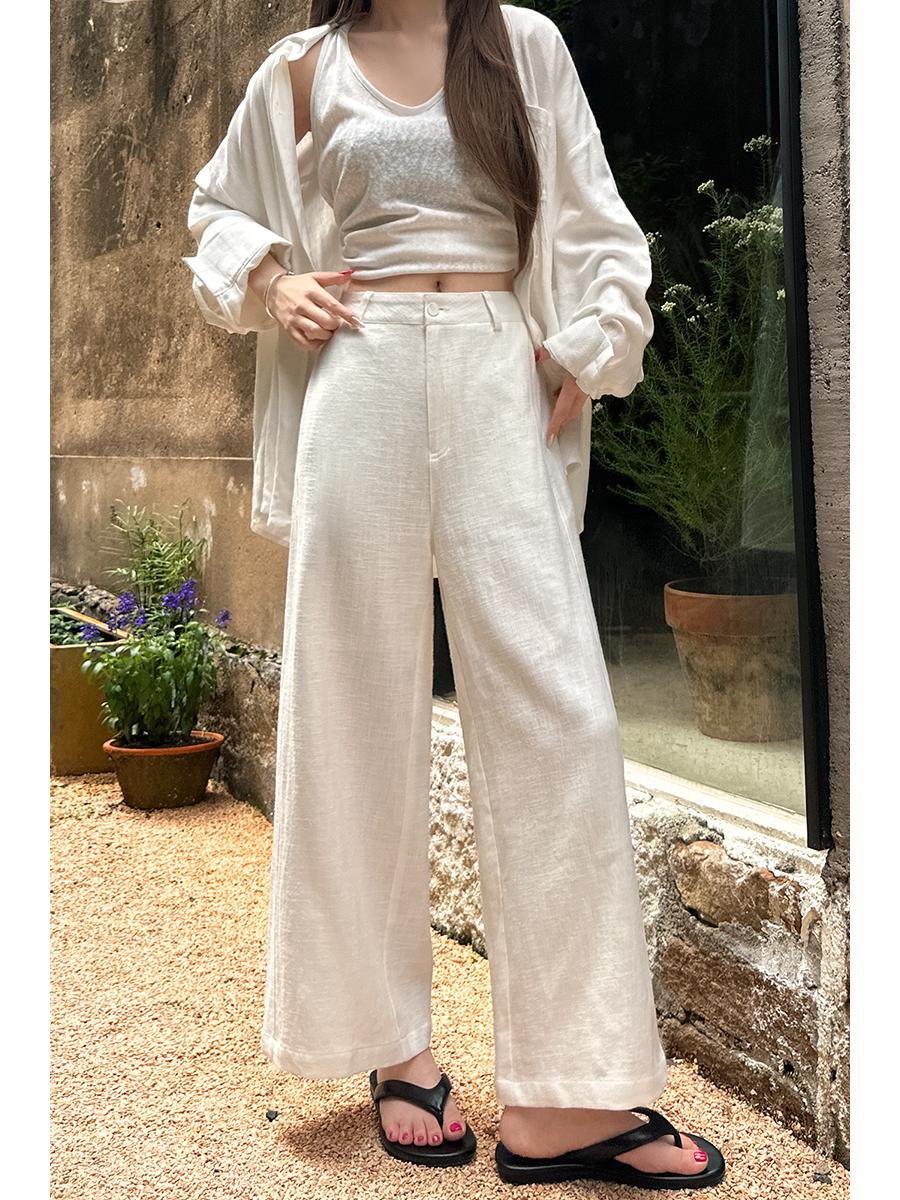 

Women s Summer White Linen Wide-Leg Cropped Pants: Old Money Style, Loose Fit, Casual Cotton and Ramie Blend. Medium