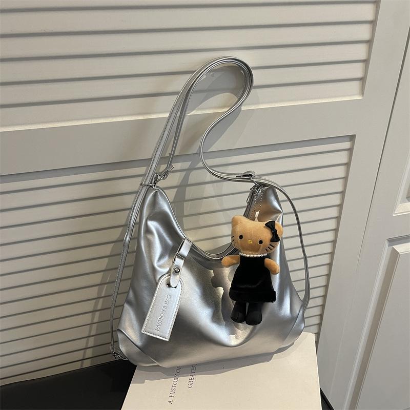 Slack Soft Leather Bag Women's New Fashion Commuter Shoulder Messenger Bag Lazy Wind Tote Bag