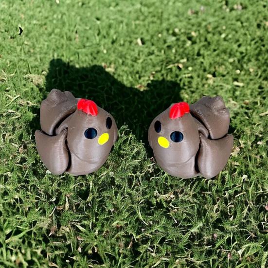 3D Printed Chicken Ornament with Articulated Wings Lightweight Chicken Statue Desktop Decoration Pressure Relief Toy