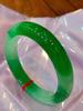 Bracelet en Jadéite Birmane Vert Vif de Type Glace avec Fleurs Flottantes