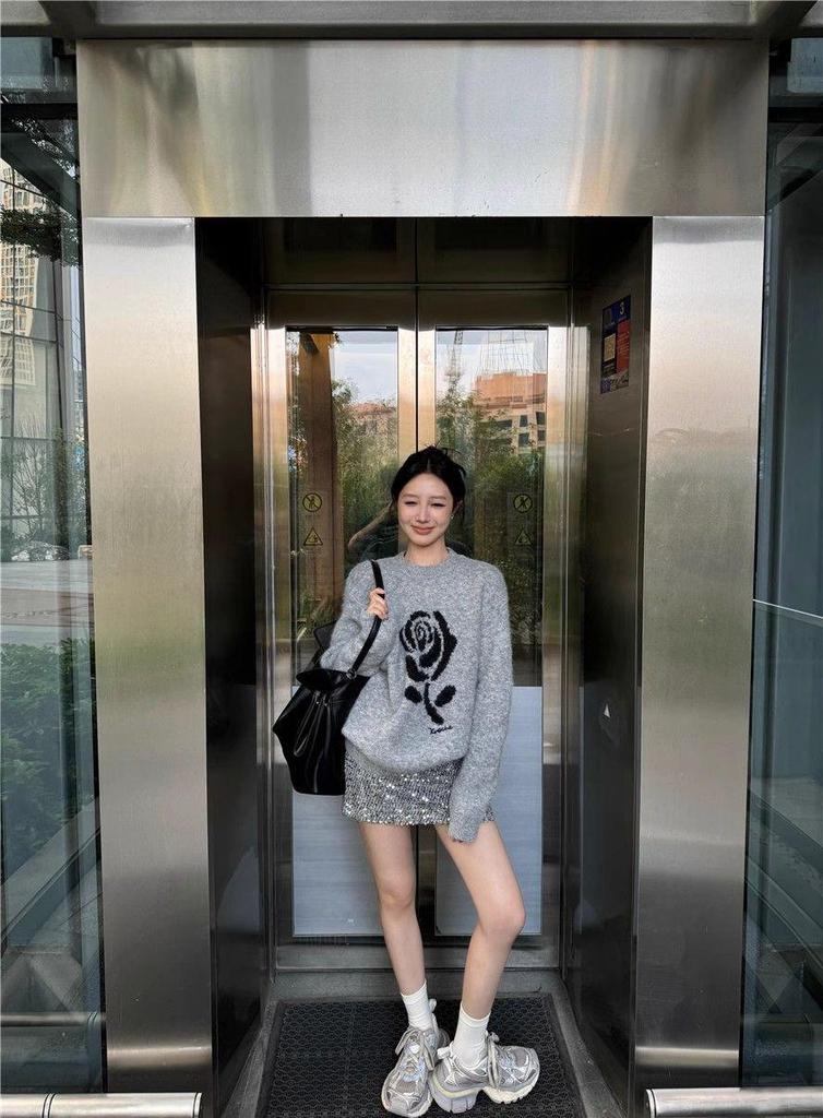 Sweet Lazy Rose Long Sleeve Knit Sweater - Women's Loose Warm Jacquard Top for Autumn Winter