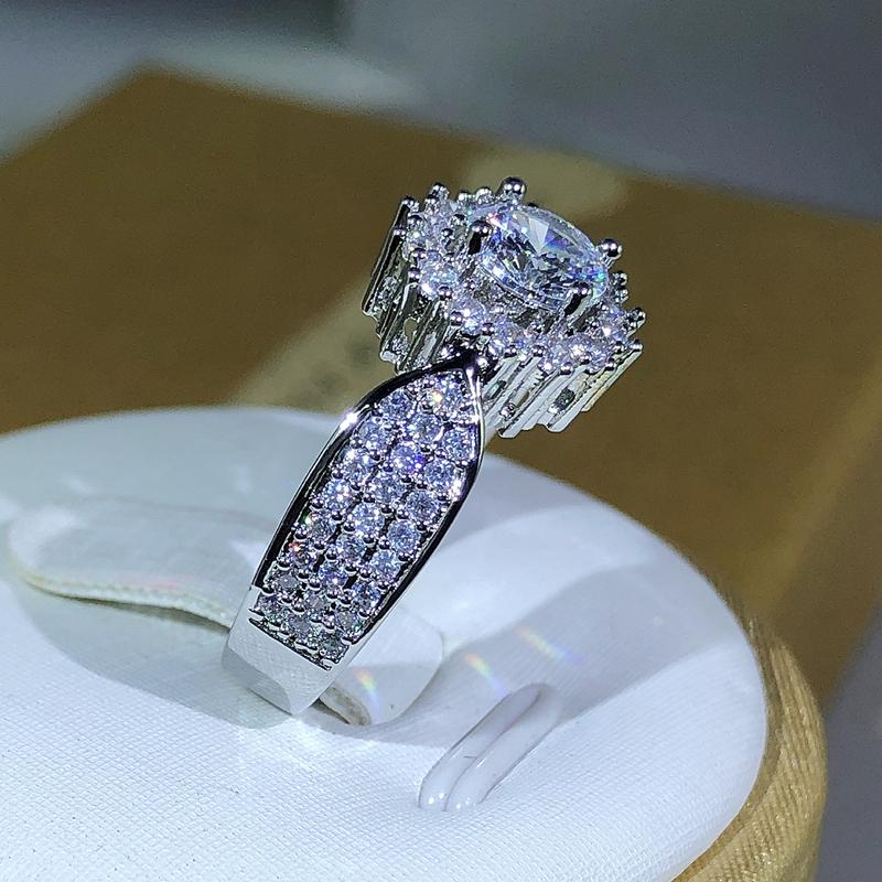 Newest Classic Many Prong Main White Zircon Ring  copper For Ladies Party Cookic Party Jewelry Gift