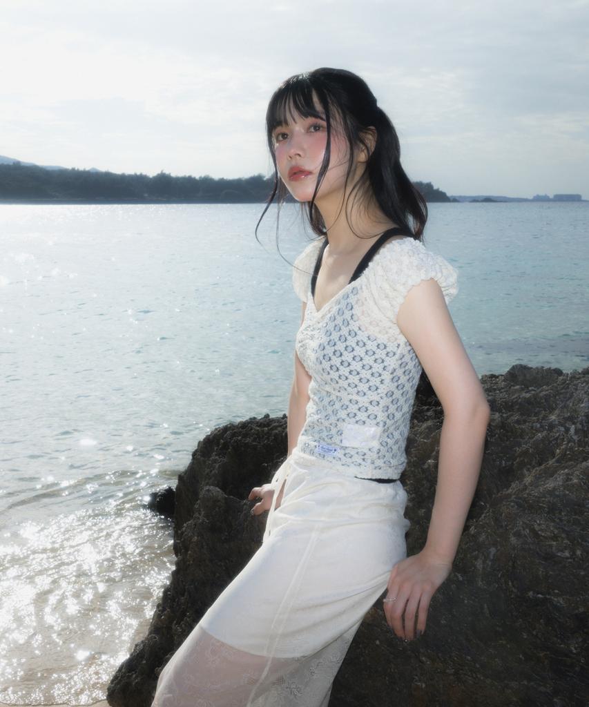 ROSEFRANTZ Lace Shirring Crop T-Shirt [Cream]