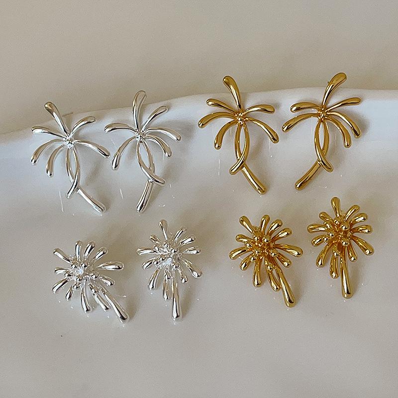 Elegant Retro Luxury Firework Stud Earrings for Women - Trendy, Versatile, and Fashionable
