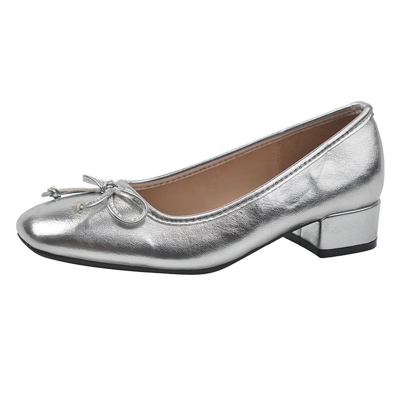 2386-53 autumn new widened large size French silver versatile light mouth bow square heel single shoes women