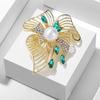 Vintage Hollow Leaf Pearl Brooches For Women Green Color Crystal Rhinestone Flower Lapel Pines Clothing Party Accessories Gifts