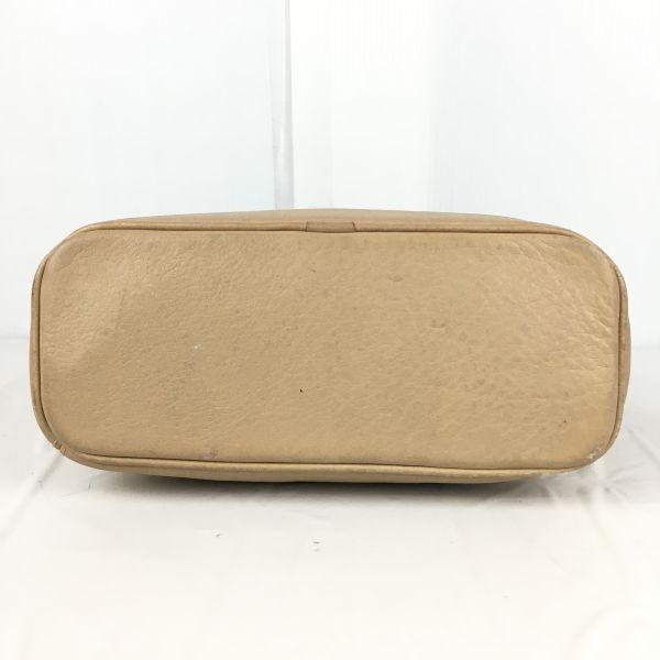 COACH Leather Shoulder Bag Beige 3 Large Pockets 3 Compartments(USED)