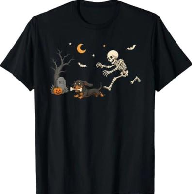 Skeleton Chasing Dachshund Dog Halloween Costume Dog Lovers T-Shirtt