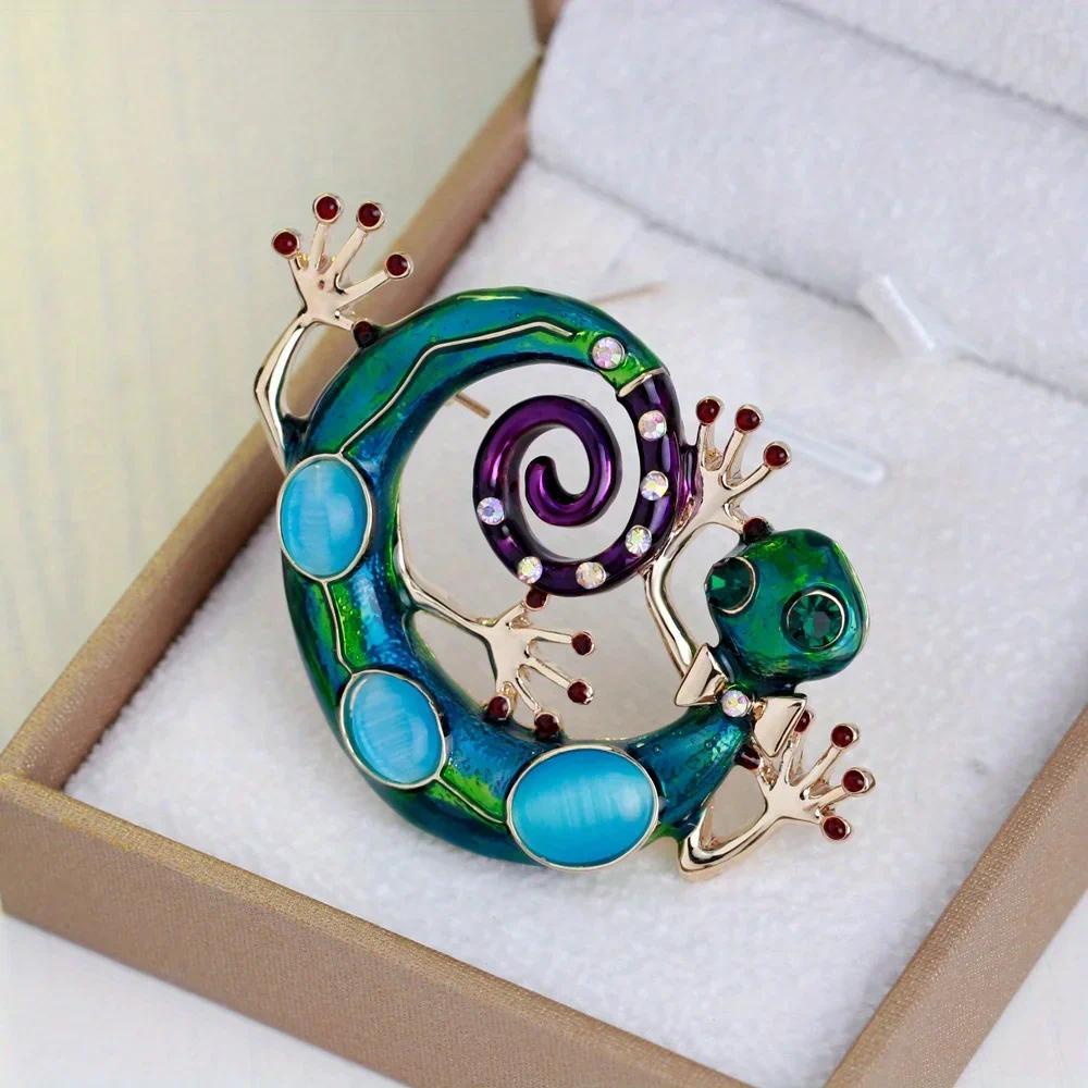 SKEDS Full Rhinestone Chameleon Brooch for Women Unisex Crystal Lizard Pin Banquet Party Backpack Gifts Jewelry Accessories