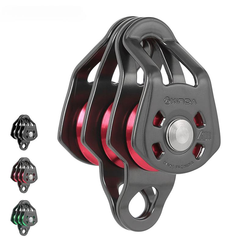 

На открытом воздухе канатная дорога с тремя шкивами пересекает спасение скалолазания, чтобы расширить подъемный блок шкива шарикоподшипника