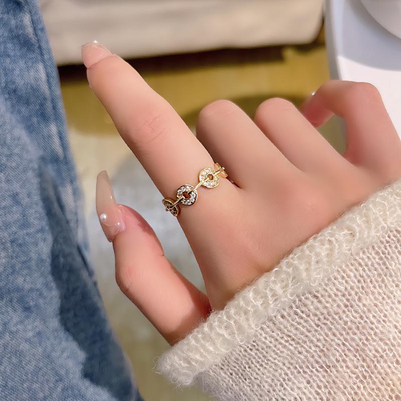 Offener Band-Münzring im japanisch-koreanischen Stil für Damen: Nischen Design, Modischer Persönlichkeitsindex Ring