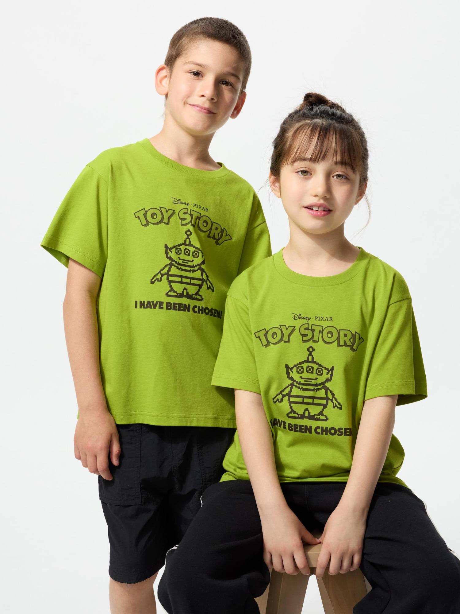 

Uniqlo Детская футболка с графикой STory UT, с коротким рукавом C 53 GREEN/KIDS 110