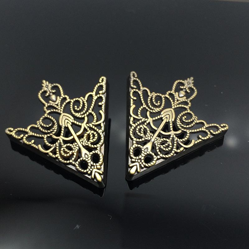 Korean Hollow Out Collar Pin Brooch for Men and Women