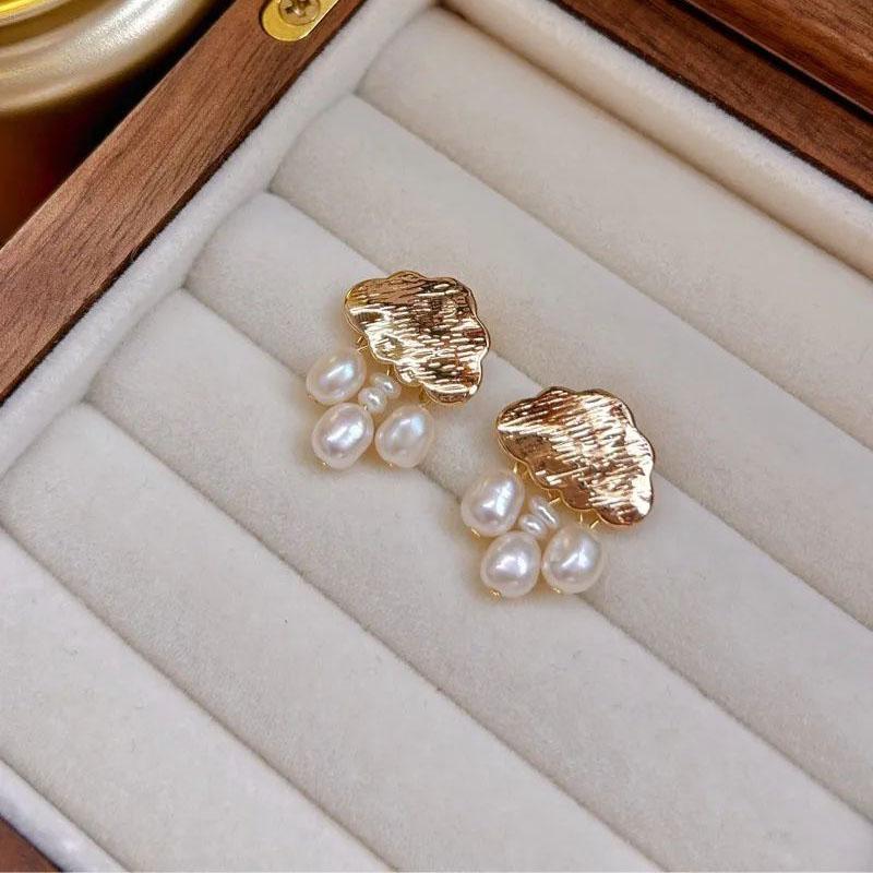 Classic dreamy glossy pattern cloud earings stud exquisite tassel pearl earrings for women banquet wedding gifts