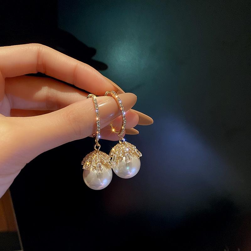 Zircon pearl simple earrings simple versatile retro Internet celebrity earrings fashion design earrings