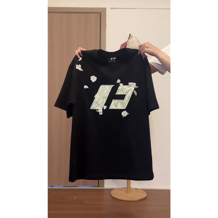 

Женская футболка в американском ретро-стиле с тяжелой вышивкой букв, чистый хлопок, короткий рукав, лето 2025, свободный крой, универсальная для пар. XXL чёрный