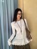 Korean-Style White Lace Trim Long-Sleeve Base Layer Top for Women – Autumn/Winter Fashion