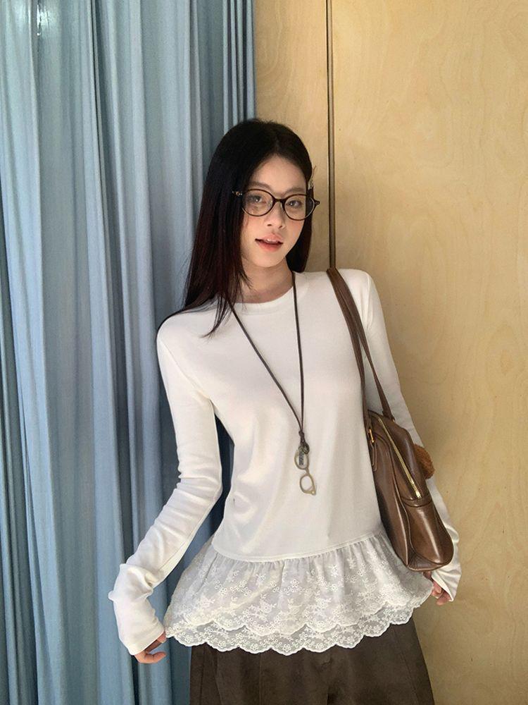 Korean-Style White Lace Trim Long-Sleeve Base Layer Top for Women – Autumn/Winter Fashion