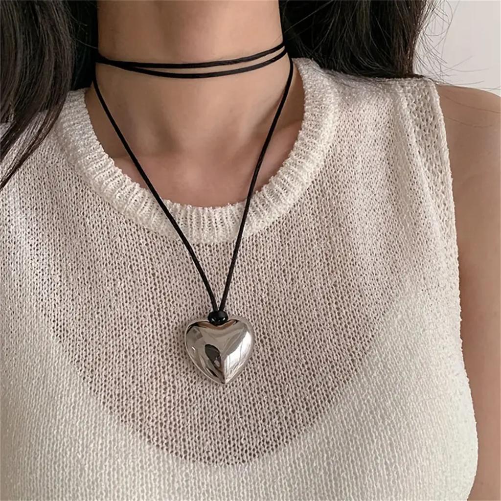 Black Velvet Large Heart Pendant Necklace For Women Elegant Braided Knot Bow Adjustable Chain Minimalist Versatile Daily Party Travel Wear Jewelry