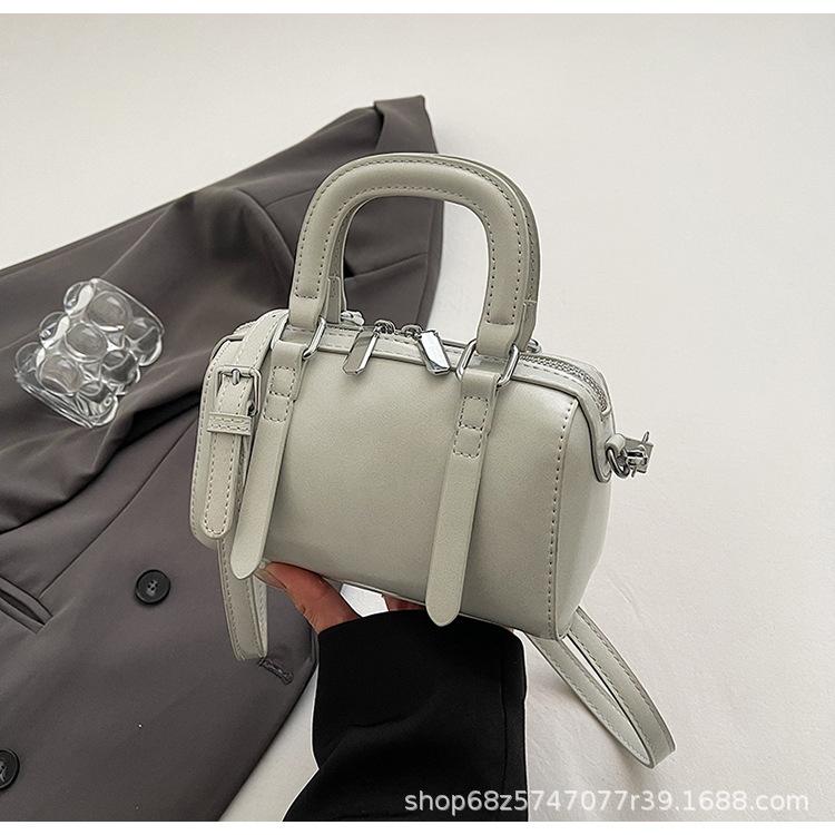 Premium Super Fire Small Bag Women 2025 New Fashion Versatile Messenger Bag Fashion Explosion Portable Boston