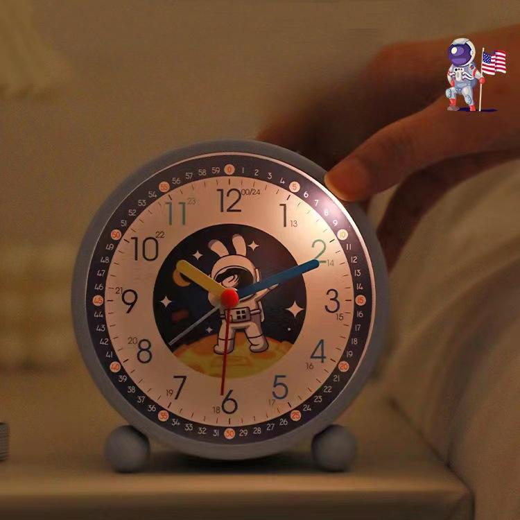 Early Childhood Alarm Clock for Students Special Children's Time Management for Boys and Girls To Go To School. Metal Bedside Mute Clock