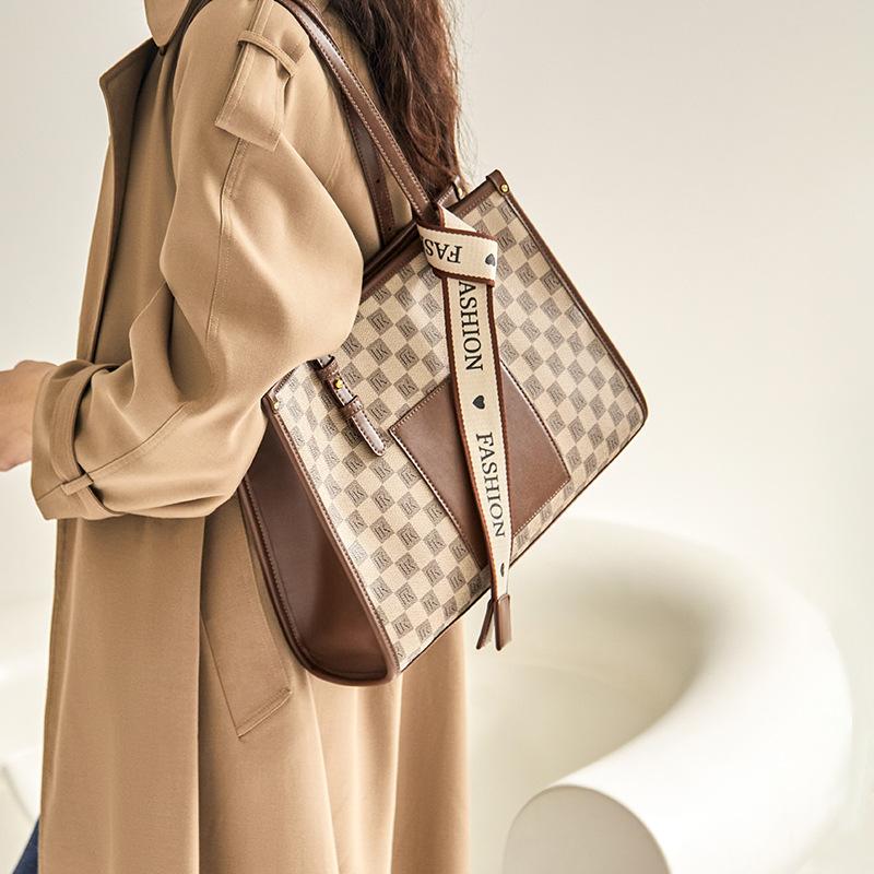 Mrs. Qiao Bag 2025 New Women's Tote Bag Large Capacity Ladies Autumn Winter Commuting High-end Single Shoulder Bag