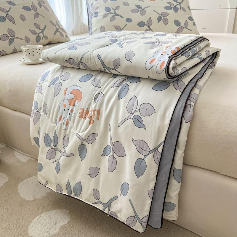 Summer Quilt Floral Style Duvets Single/Queen Size Comforter Thin Duvets Skin-Friendly Bedspread Edredones (No Pillowcase)