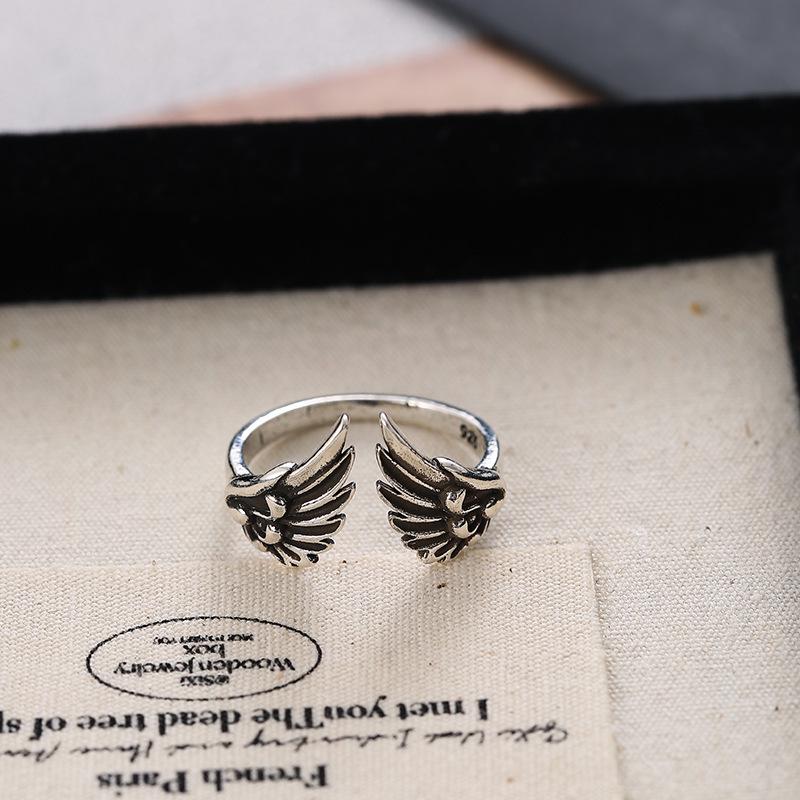 Anello Ala d'Angelo con Piume Retrò - Semplice, Lussuoso, Versatile - Best Seller su Xiaohongshu